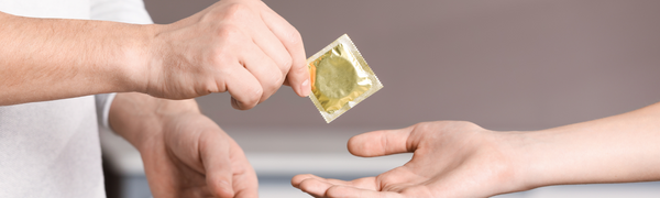 Ungeschützter Sex: STI-Risiken, Prävention & was tun?